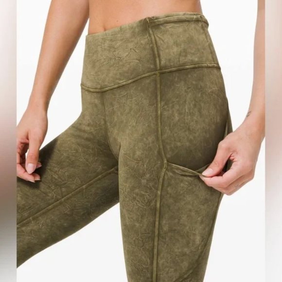 Lululemon 2020 Fast and Free High Rise Tight 25" *Ice Dye size 4 - Picture 7 of 14